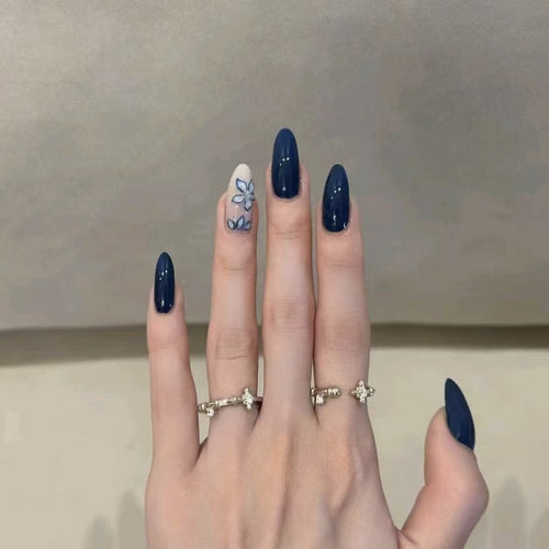 Elegant Floral Design Press-On Nail Art Set Bowlift