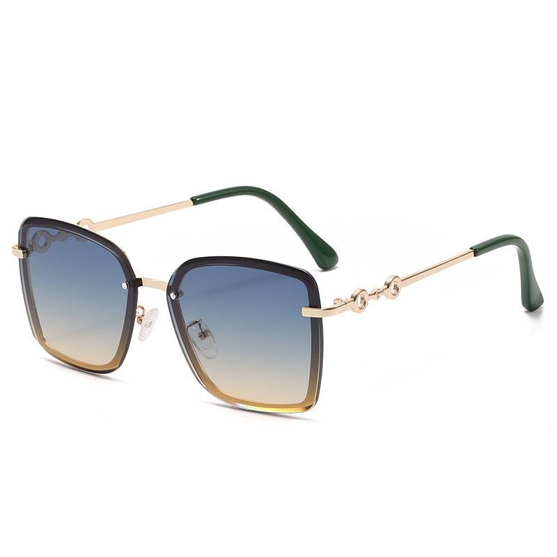 Women's square sunglasses with mirrored lenses and elegant detail Bowlift