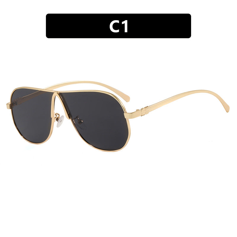 Women oversized sunglasses with modern design Bowlift