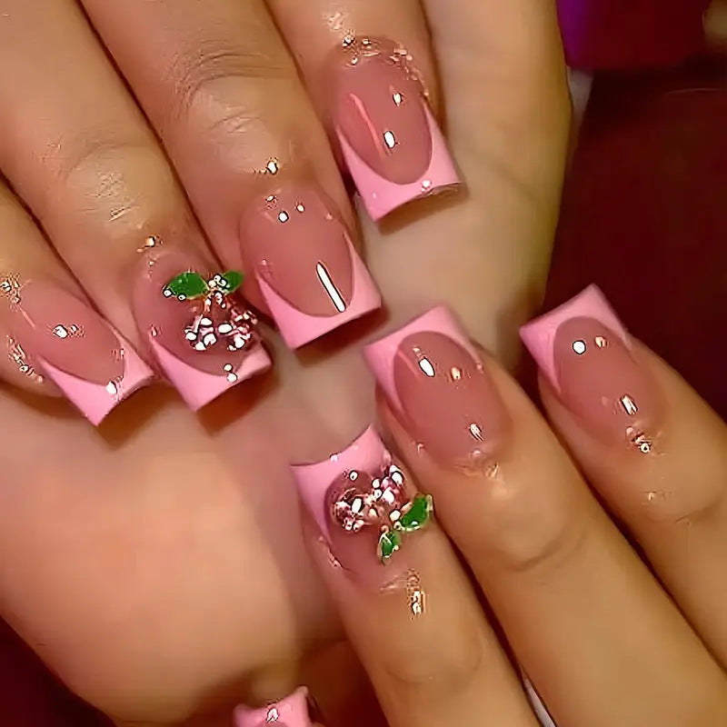 Artificial nail set with unique floral accents Bowlift