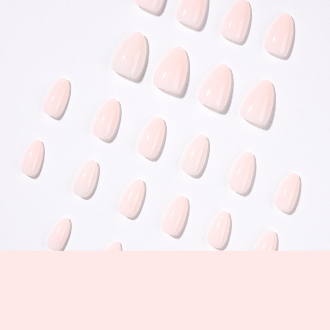 Elegant Stiletto Nails in High-Quality Gel Finish Bowlift