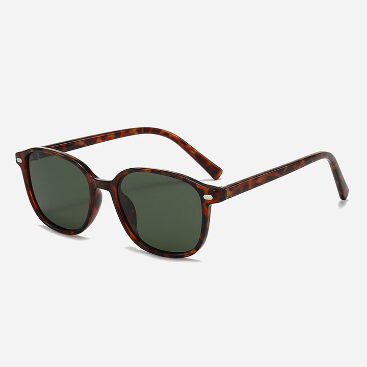 Ladies fashionable sunglasses in timeless retro style Bowlift