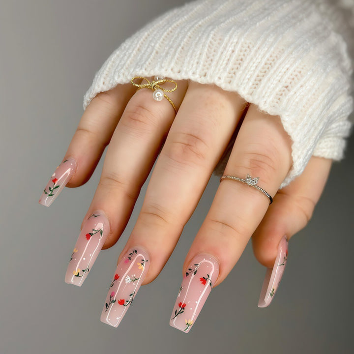 Artificial nails with abstract patterns Bowlift