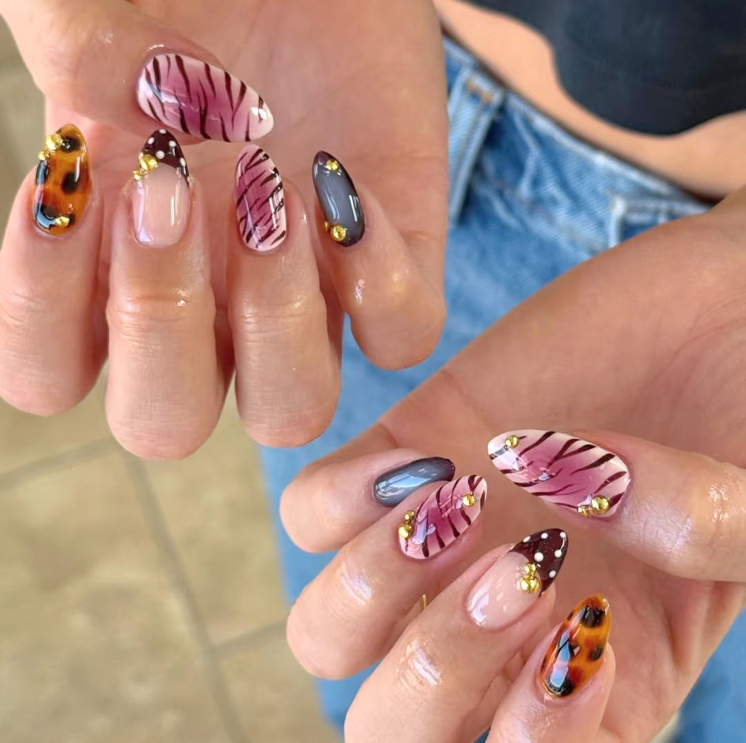 Artistic Press-On Nail Set with Unique Patterns and Embellishments Bowlift