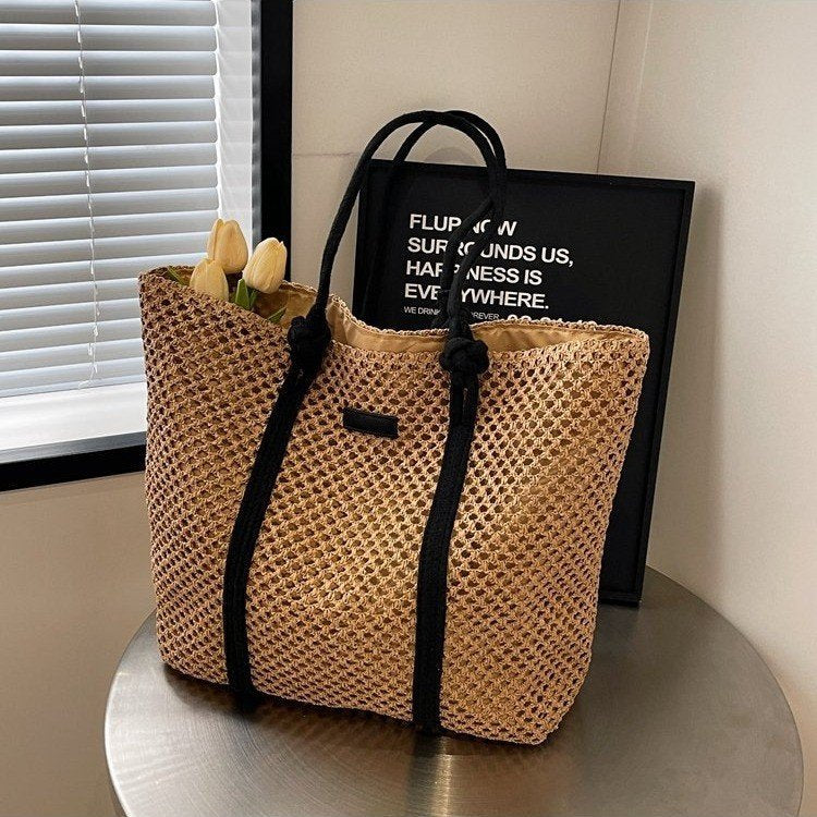 Generous Tote Bag Made of Natural Materials Bowlift