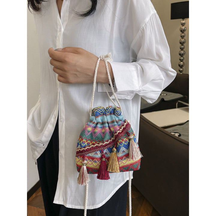 WoBohemian Embroidered Bucket Bag Bowlift
