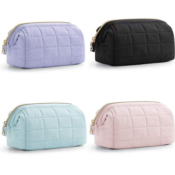 Padded cosmetic bag with elegant zipper Bowlift