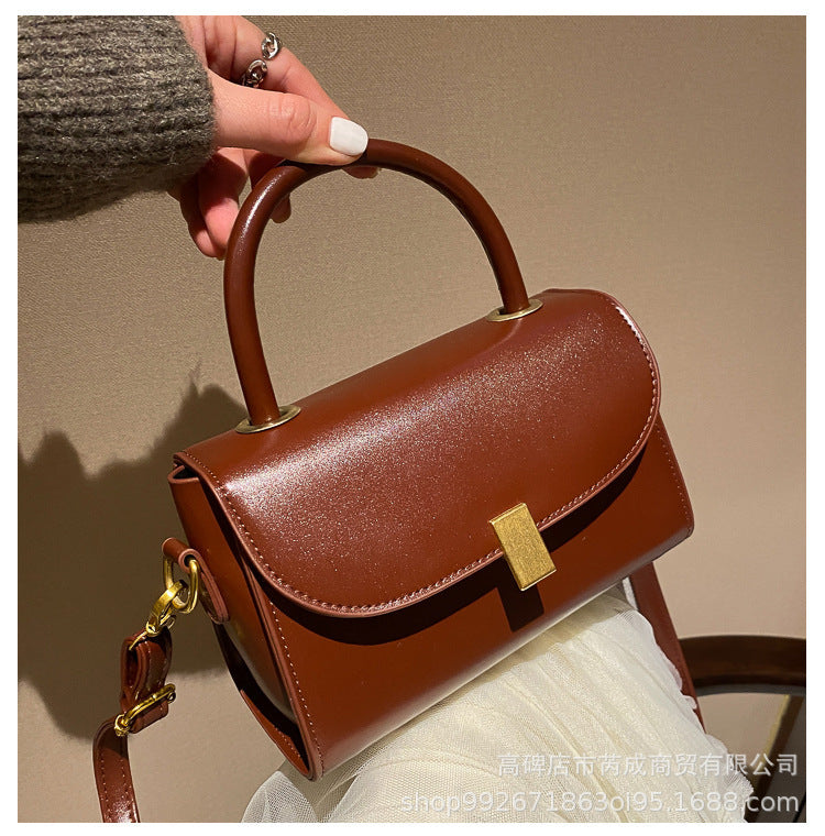Sophisticated Structured Handbag Bowlift