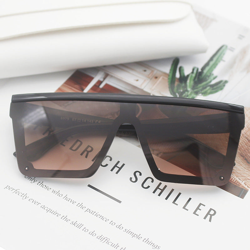 Women’s Sporty Sunglasses in Trendy Shield Design Bowlift