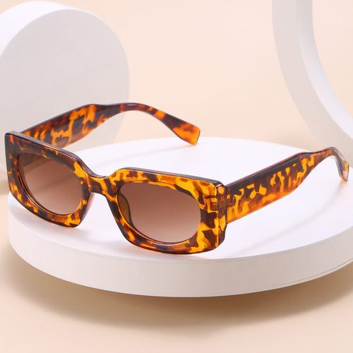 Women's fashionable sunglasses with classic frame Bowlift