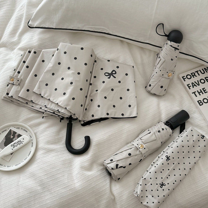 Ladies compact umbrella with stylish polka dot design Bowlift