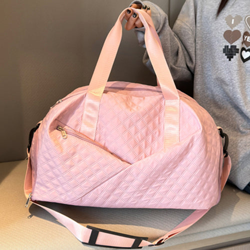 Sporty travel bag with elegant quilted pattern Bowlift