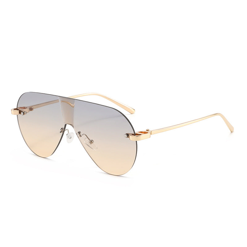 Ladies Oversized Sunglasses in Modern Aviator Style Bowlift