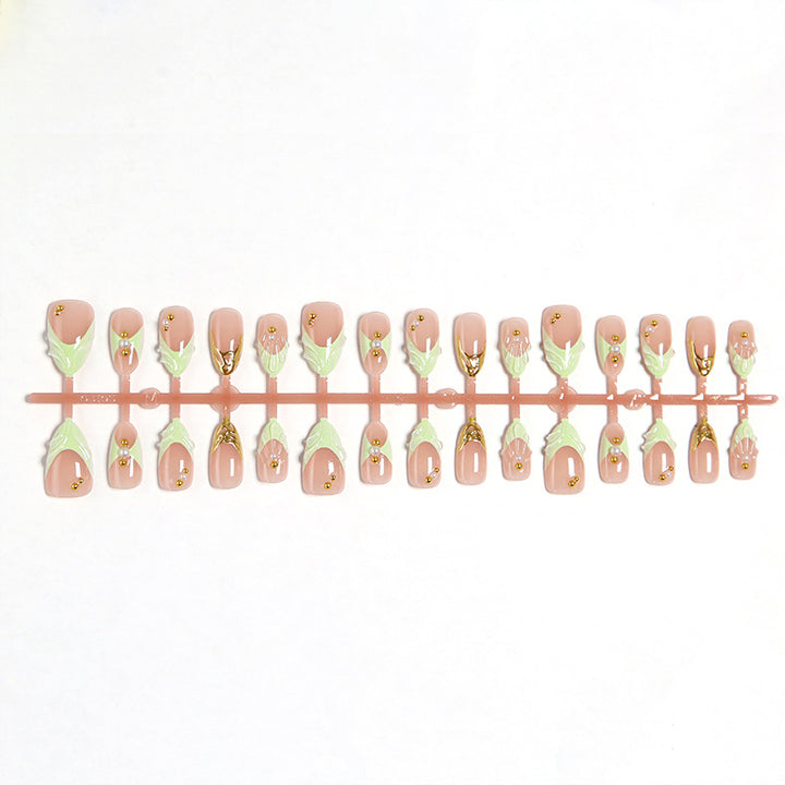 Nail Art Set with Floral and Golden Accents Bowlift