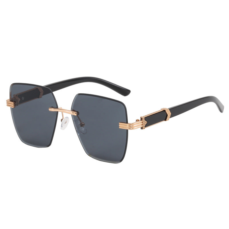 Ladies luxury sunglasses with unique frame and elegant accents Bowlift