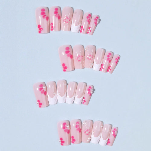 Nail art set with floral 3D decorations and pearl accents Bowlift
