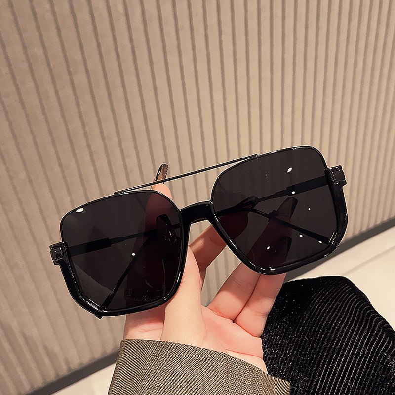 Women oversized sunglasses with elegant, square frame Bowlift