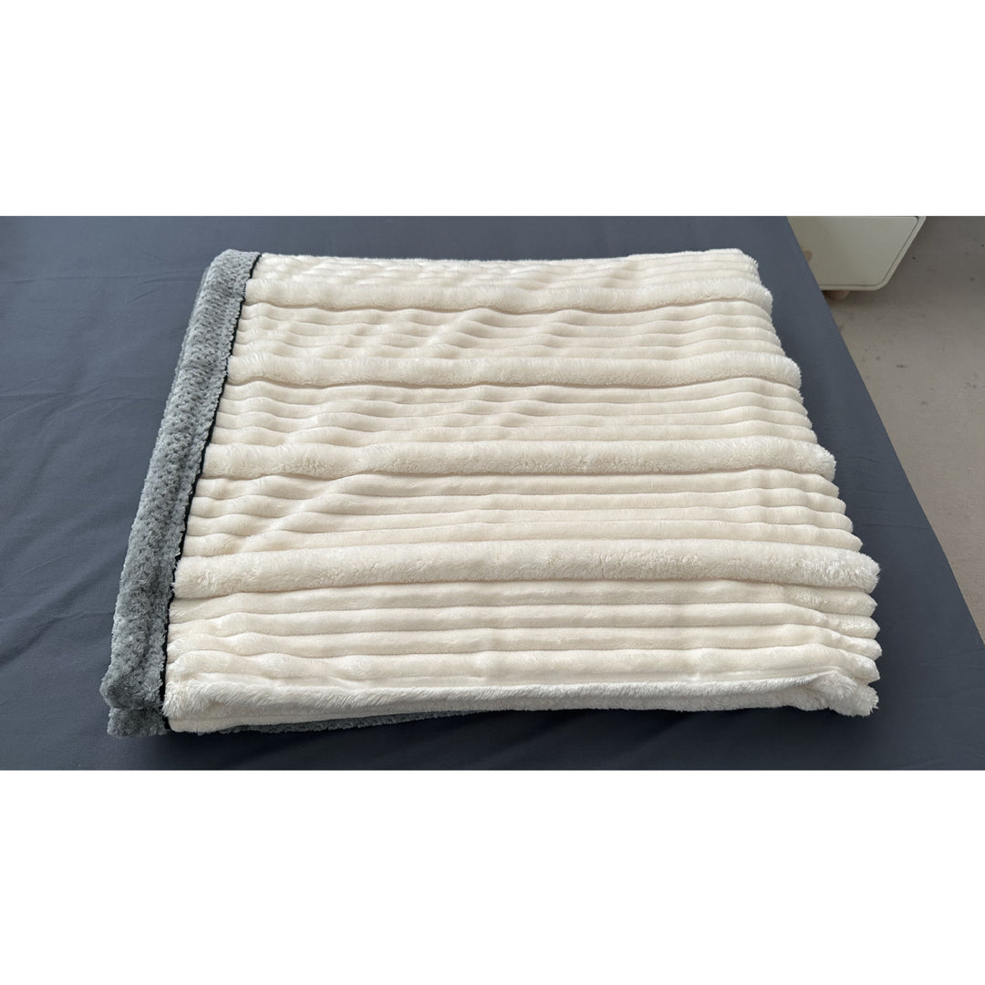 Ultra-Soft Reversible Fleece Blanket Bowlift