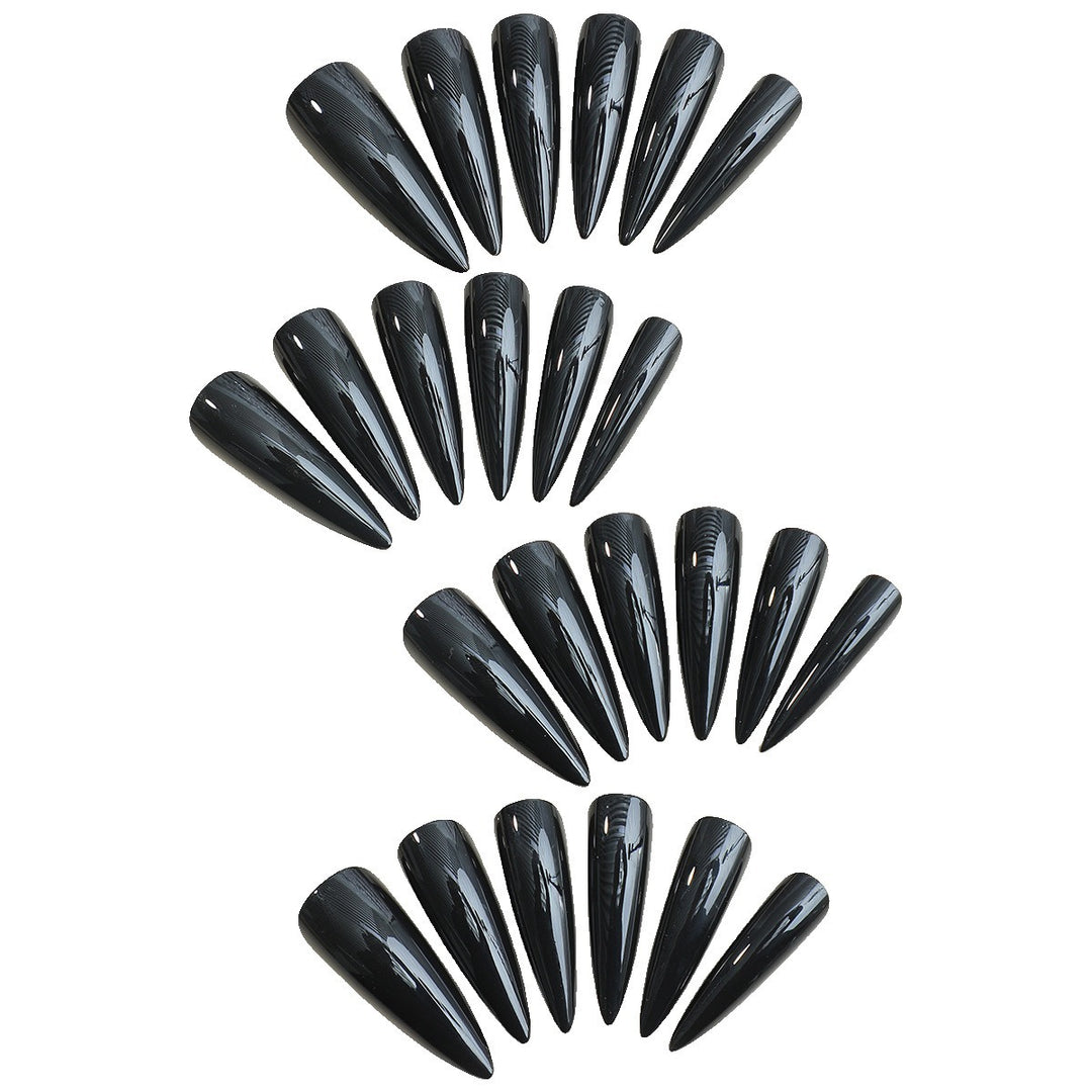 Artificial Nail Set with pointed and shiny nails Bowlift
