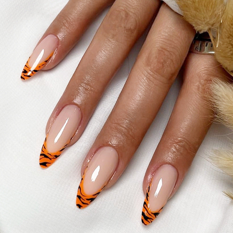 Decorative Stiletto Press-On Nail Set Bowlift