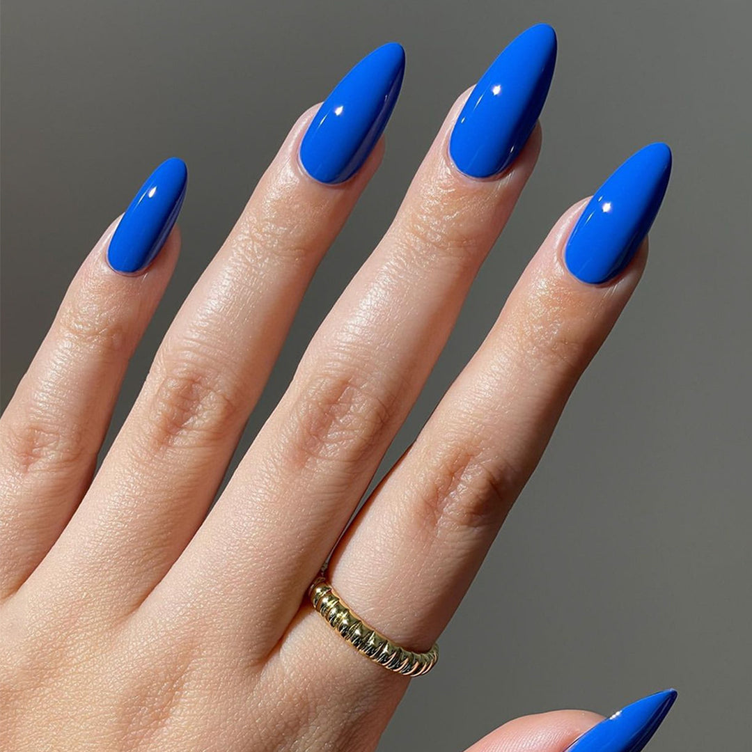 Acrylic nail set with elegant, shiny design Bowlift