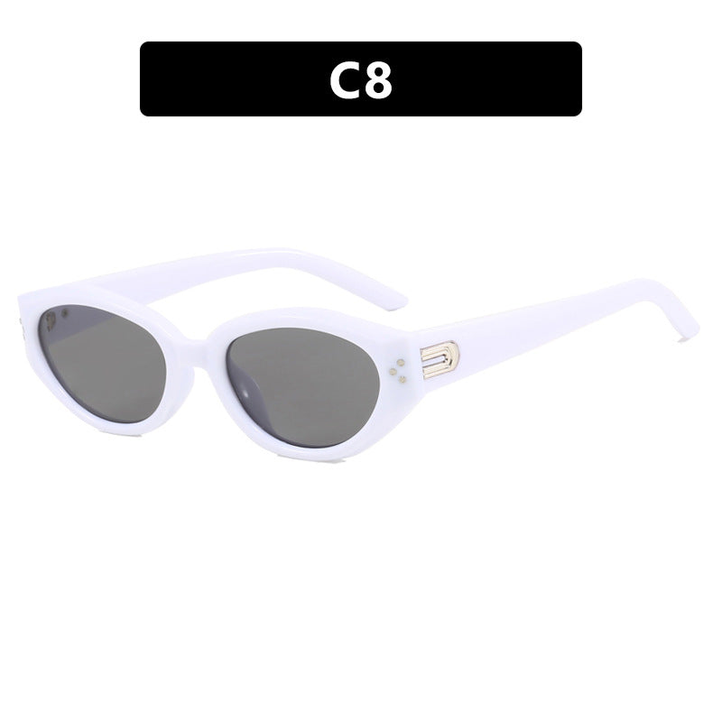 Women Cat-Eye Sunglasses with accentuated transparent frame and UV protection Bowlift