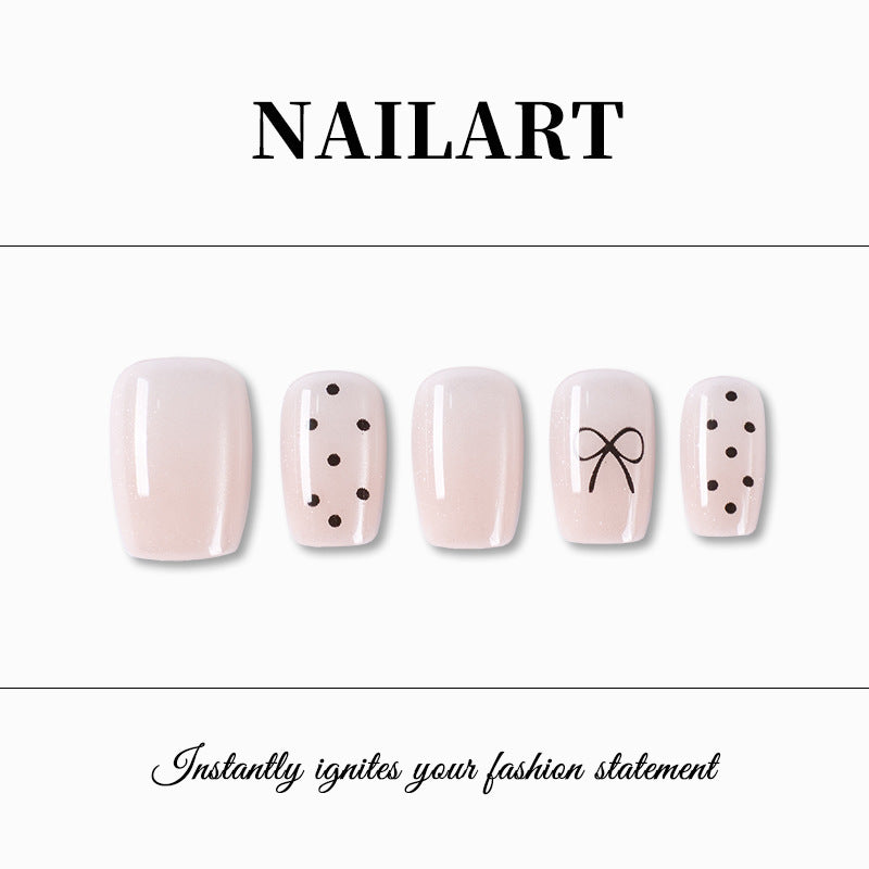 Chic Minimalist Press-On Nail Set Bowlift