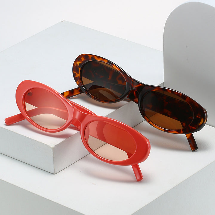 Vintage-Inspired Oval Frame Sunglasses Bowlift