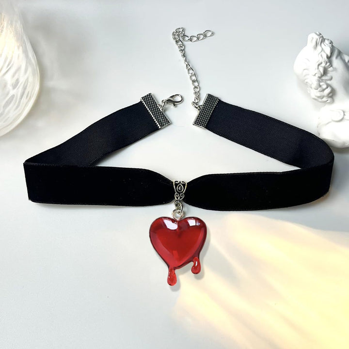 Velvet Choker Necklace with Dripping Heart Pendant Bowlift