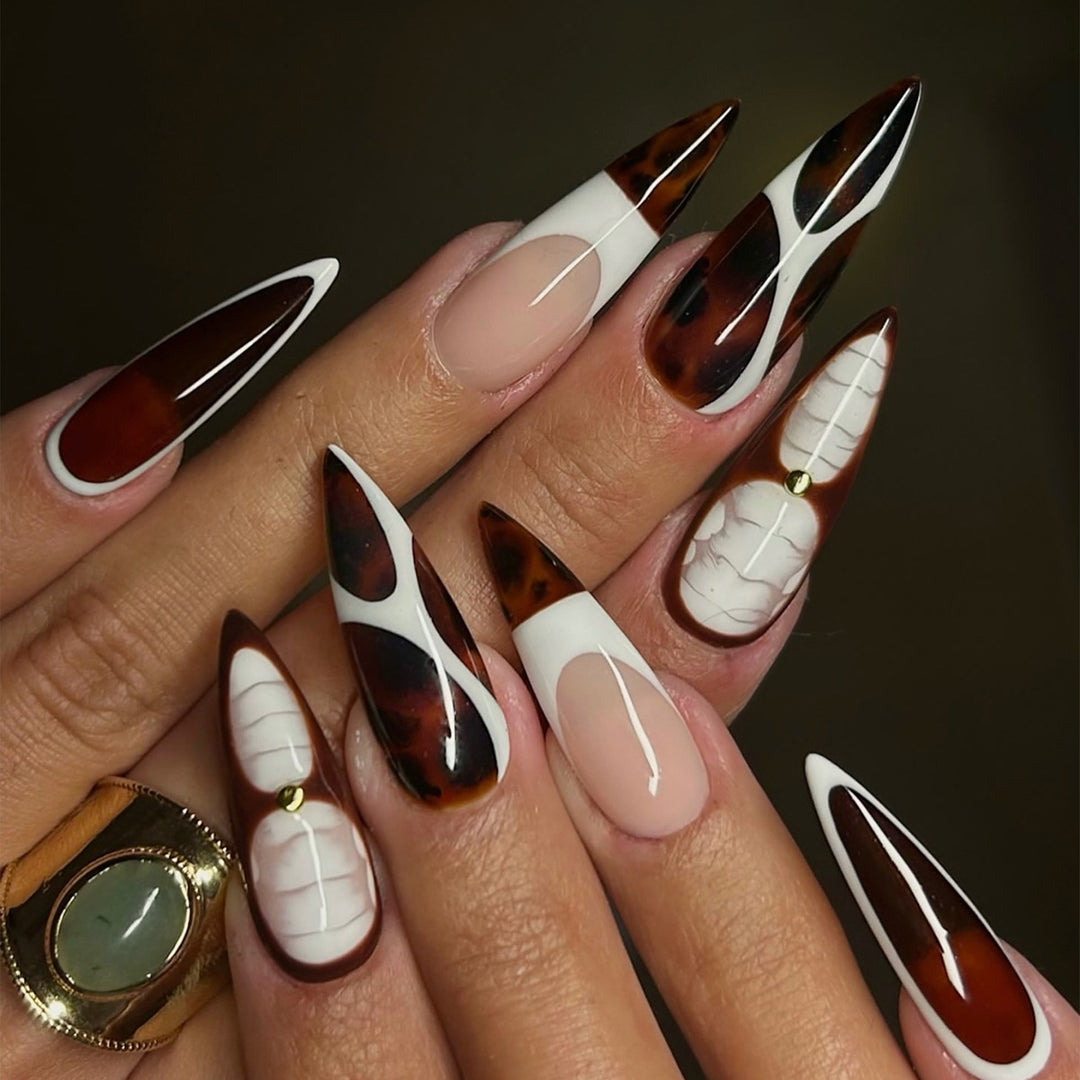 Artificial fingernails with modern design Bowlift