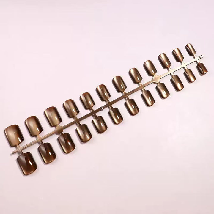 Artificial nail set with luxurious shine and elegant 3D details Bowlift