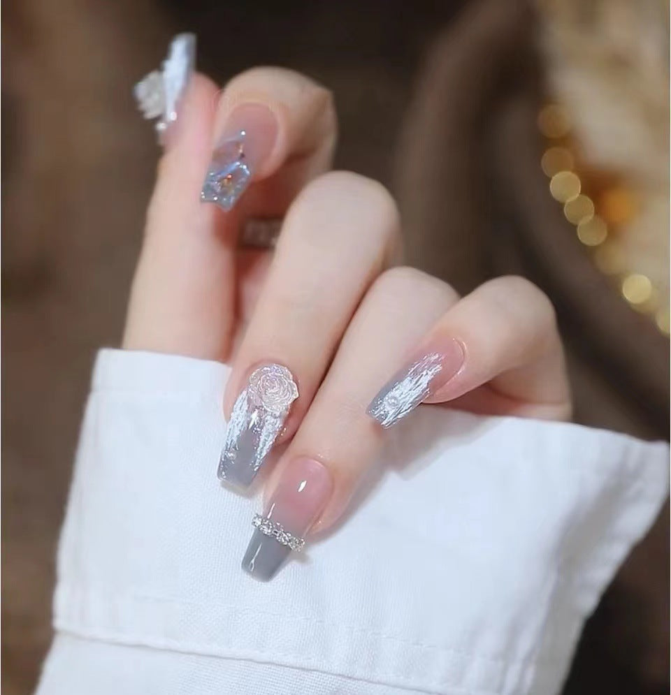 Exquisite and creative nail art Bowlift