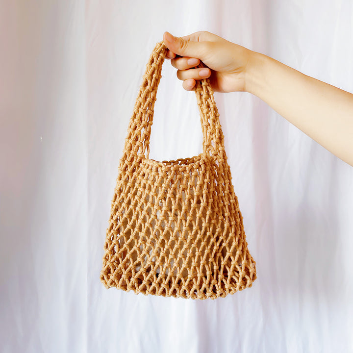 Hand-knotted tote bag in modern design Bowlift