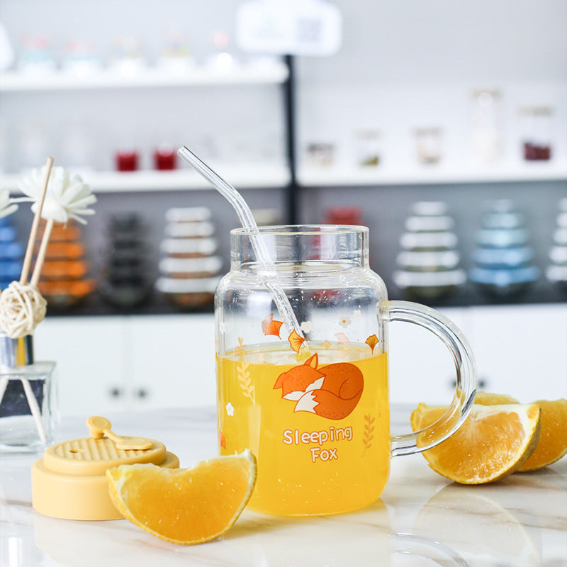 Ladies drinking glass with sealable lid and integrated straw Bowlift