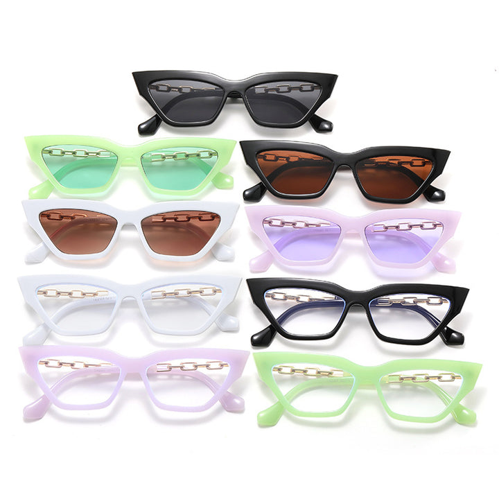Women Trendy Sunglasses with Exclusive Chain Details Bowlift