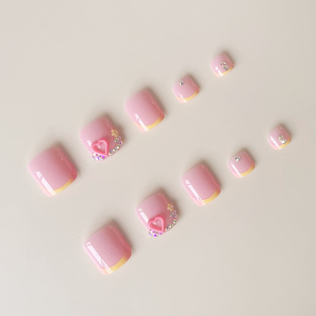Artificial nail set with playful 3D design and sparkling accents Bowlift