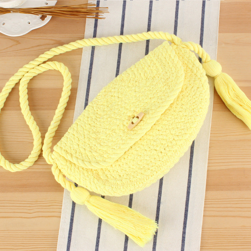 Handbag with stylish tassels Bowlift