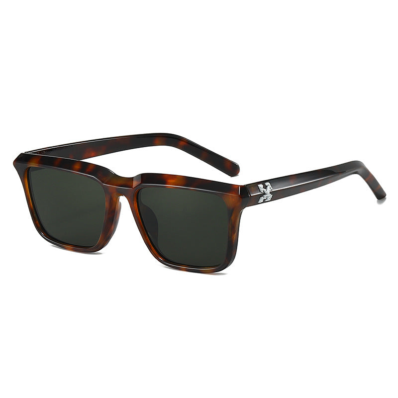 Women's fashionable sunglasses in modern rectangular design Bowlift