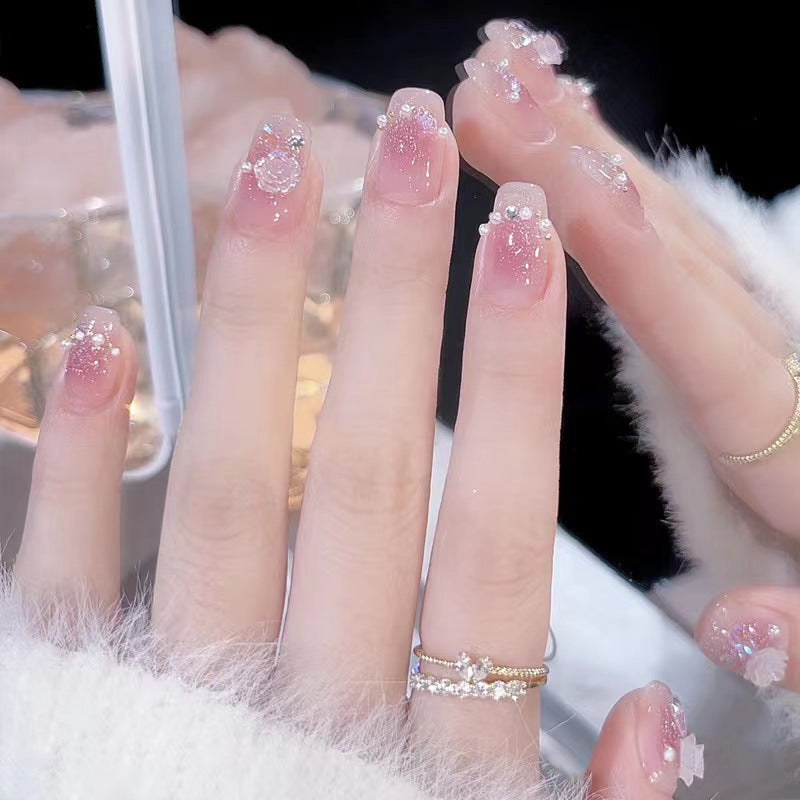 Elegant and Shiny Nail Art Bowlift