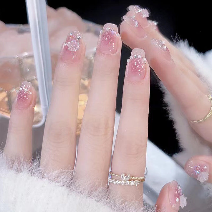 Elegant and Shiny Nail Art Bowlift
