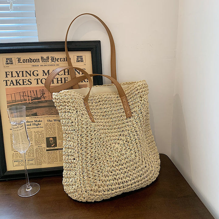 Handmade Tote Bag Made of Woven Natural Material Bowlift