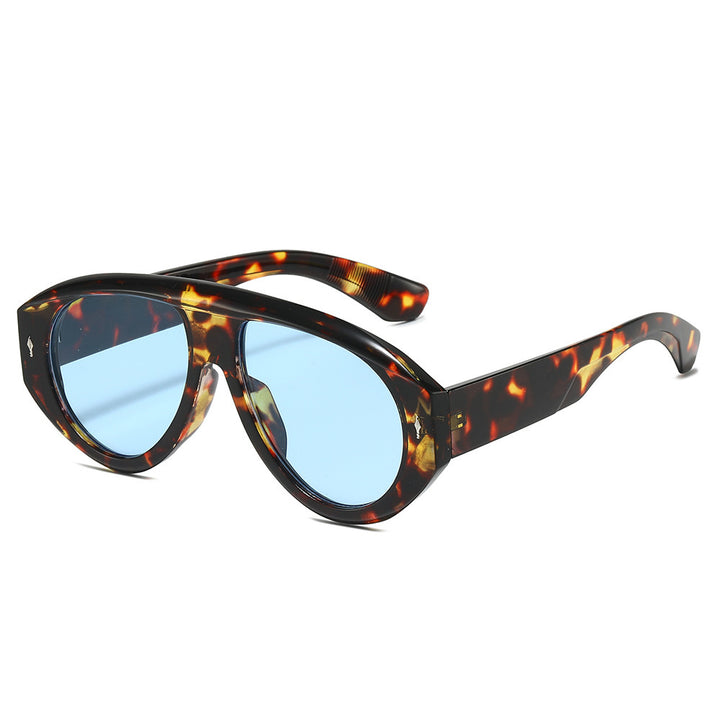 Fashion-Forward Sculptural Sunglasses Bowlift