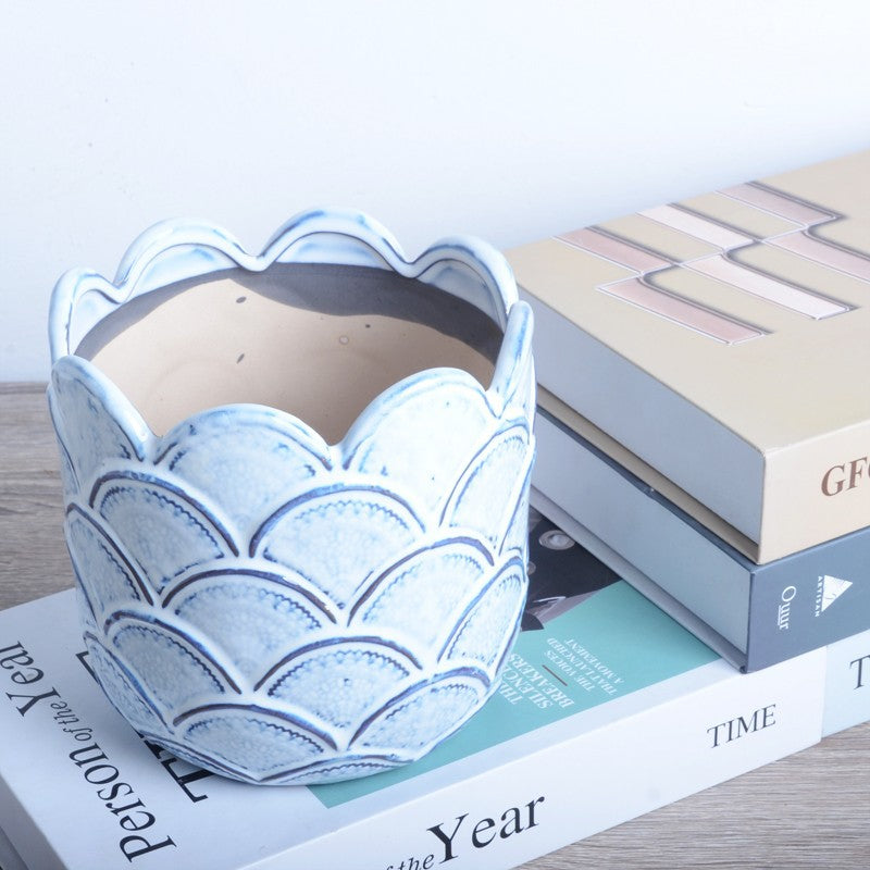 Decorative ceramic pot with sculptural design Bowlift