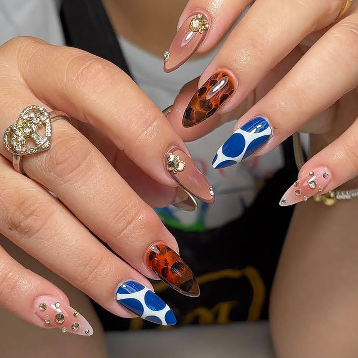 Artificial Stiletto Fingernails with Extravagant Design Bowlift