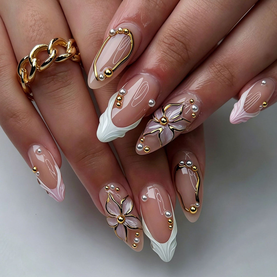 Artistic Nail Tips with Autumn Motifs Bowlift