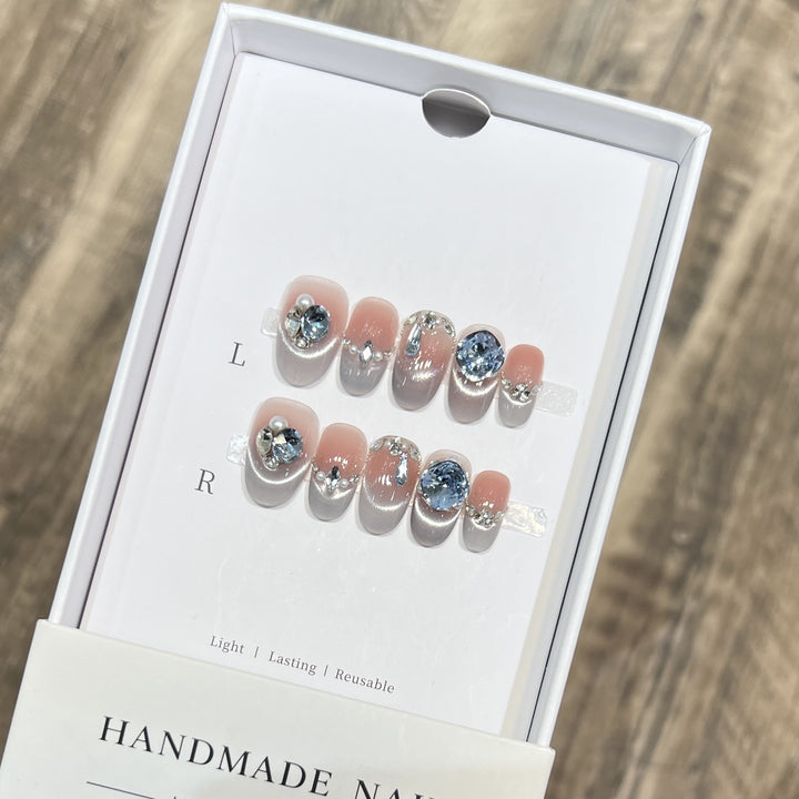 Reusable Rhinestone-Embellished Press-On Nail Set Bowlift