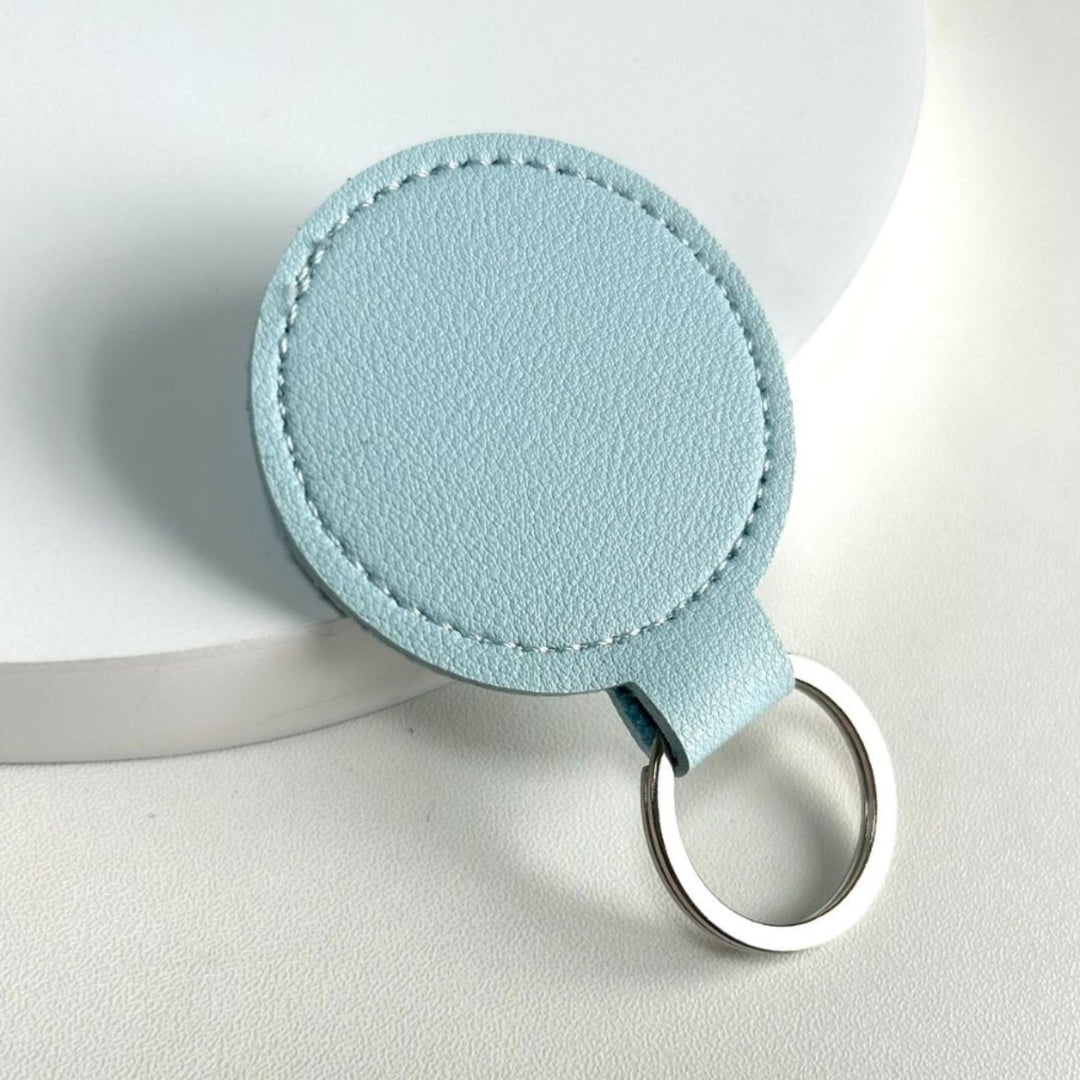 Unisex keychain in a stylish and functional design Bowlift