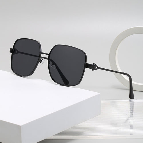 Women's square sunglasses with fashionable and sturdy frame Bowlift