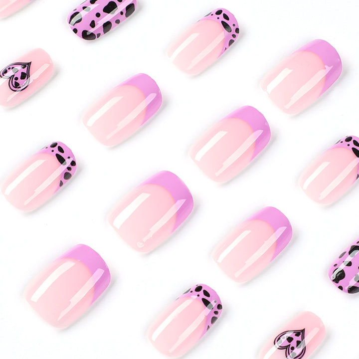 Artful nail art in romantic heart design Bowlift