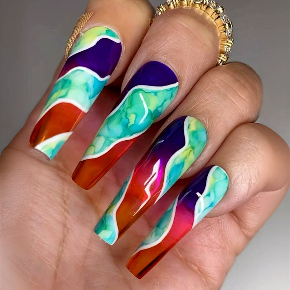 Artificial nails in modern marble pattern Bowlift